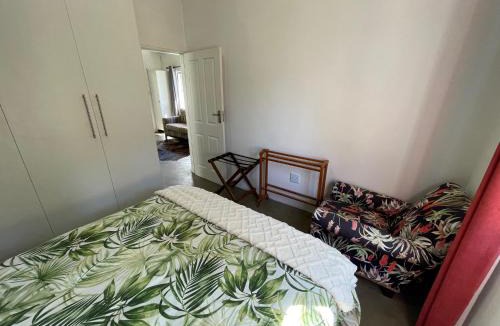 Howick Apartment | The Stables, Central Garden Cottage in Howick