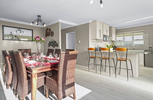 De Kelders House | The Tides at Gansbaai