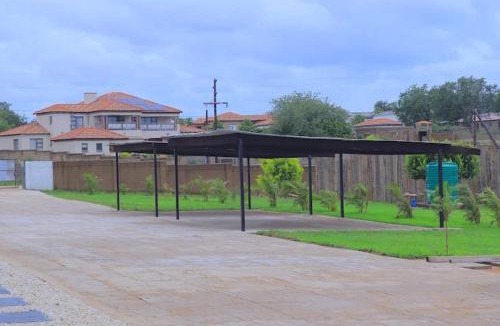 Phalaborwa House | The Village Retreat