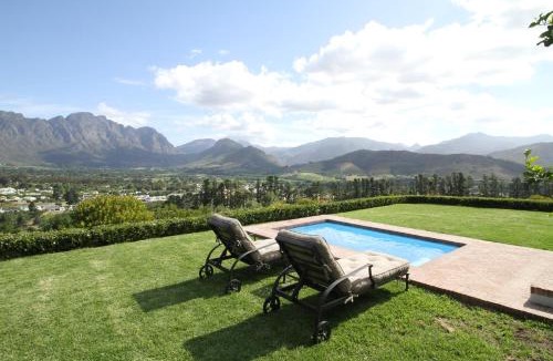 Franschhoek Villa | The Vineyard Cottage by L' Amitie Estate