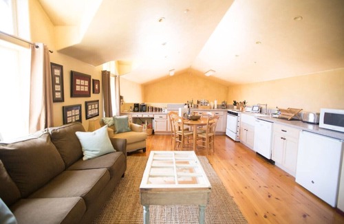 Salinas House | The Vineyard House in the Pastures of Heaven