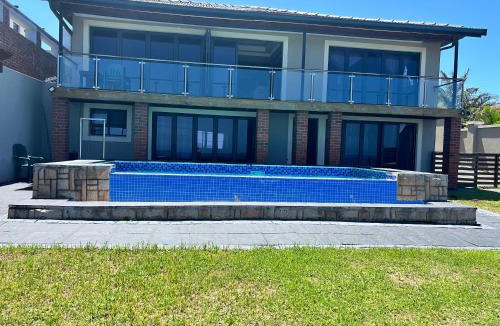 Bluff House | The Water View Suite