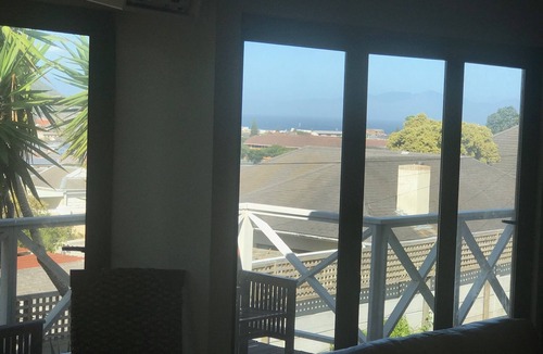 Redhill House | The White House in Fabulous Fish Hoek