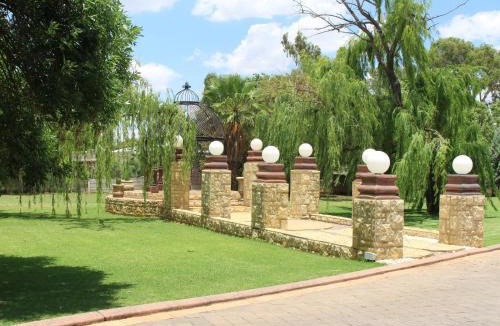 Klerksdorp House | The Willow Tree Guesthouse
