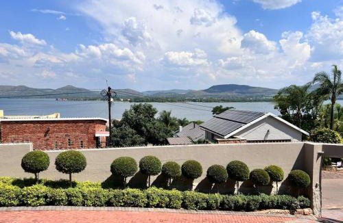 Kosmos Villa | The Windsor- Hartbeespoort Dam