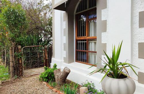 Bedford Apartment | The Writer's House Cottages