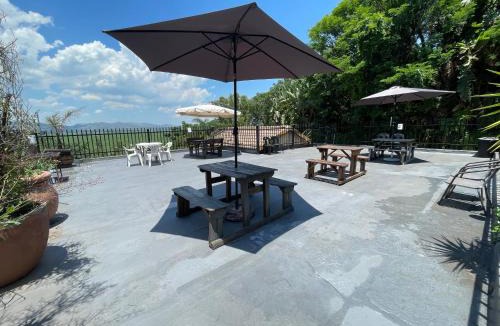 Schoemansville House | The Yacht House