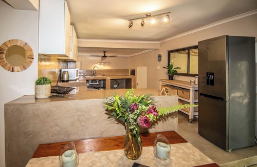 Thorny Bush Game Reserve Cabin | Thornhill Safari Lodge