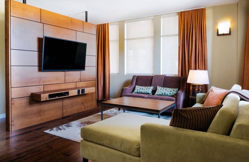 Healdsburg Apartment | Three-Bedroom Hotel Suites in Downtown Healdsburg