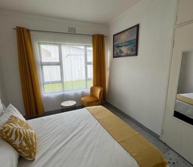 Kareeberg Apartment | Three Bedroom House Spacious and Comfortable