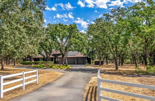 Sonoma Villa | Three bedroom, three bathroom home in beautiful Sonoma Valley Wine Country.
