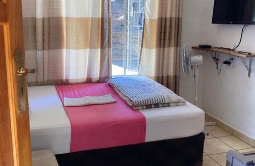 Tzaneen House | Thullyteams guesthouse