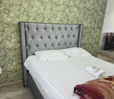 Flamingo Vlei Apartment | Tia Maria bachelor apartment