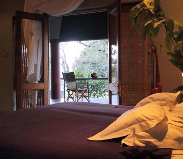 Phalaborwa Cabin | Tingala Lodge - Bed in the Bush