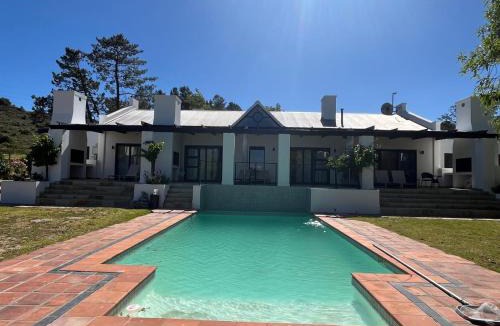 Cape Winelands House | Topiary Wine Estate & Cottages
