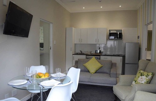 Baileys Muckleneuk Apartment | Touch of Class Villas