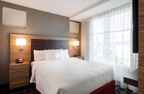 Foster City Hotel | TownePlace Suites San Mateo Foster City