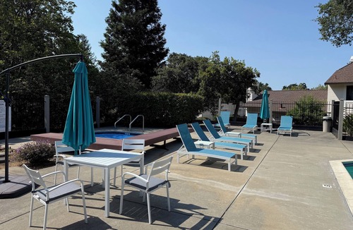 San Rafael Condo | Tranquil 1-bedroom condo with AC, pool and hot tub on a quiet hillside