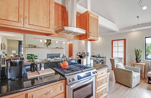 Santa Rosa House | Tranquil 3-bedroom house with AC and vineyard views.