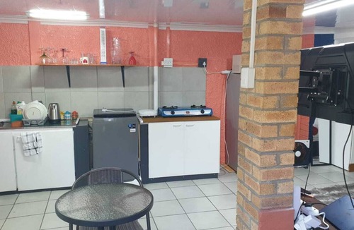 Trawal Cottage | Tranquil Cape Town Retreat: with Private Entry, Backyard & Prime Location