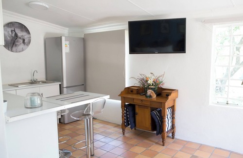 Hekpoort House | Tranquil Cottage on Horse Farm