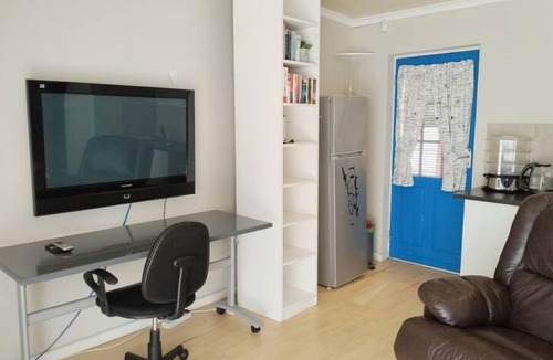 Flamingo Vlei Condo | Tranquil, cozy studio apartment close to the beach