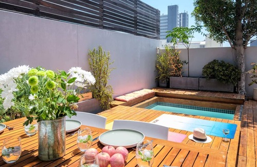 Sea Point Villa | Tranquil Escape in Sea Point Aureto