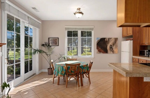 Napa House | Tranquil Italian Villa Cottage Near Wineries with hot tub and pool!