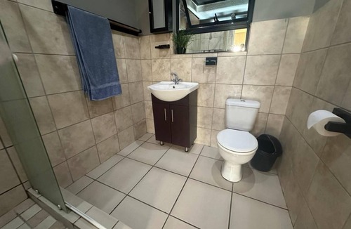 Parow North Apartment | Tranquil Pool Side Apartment