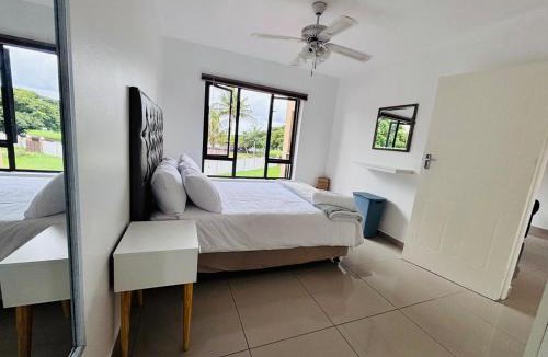 Meer En See Apartment | Tranquil Shores Modern 1BR WiFi Pool Beach