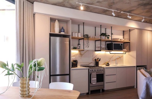 Three Anchor Bay Apartment | Tranquil Two Bedroom Apartments