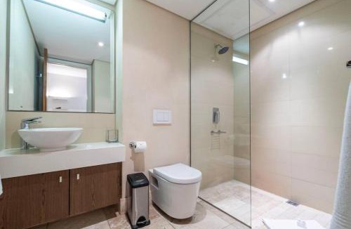 Victoria and Alfred Waterfront Apartment | Tranquil Waterfront Escape
