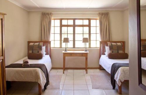 Three Sisters House | Travalia Guest Farm
