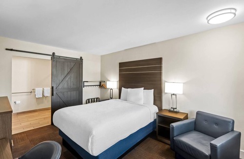 Santa Rosa Hotel | Travelodge by Wyndham Santa Rosa Wine Country
