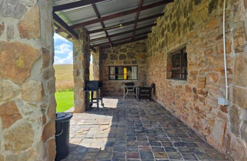 Emakhazeni Cabin | Treeferns Trout Lodge