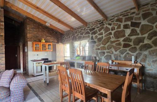 Emakhazeni Cabin | Treeferns Trout Lodge