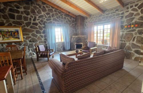 Emakhazeni Cabin | Treeferns Trout Lodge
