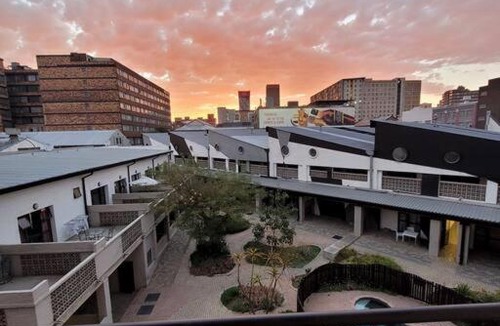 Downtown Johannesburg Apartment | Trendy apartment @ maboneng