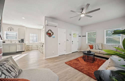 Boulevard Park House | Trendy Escape in the Heart of Sacramento!