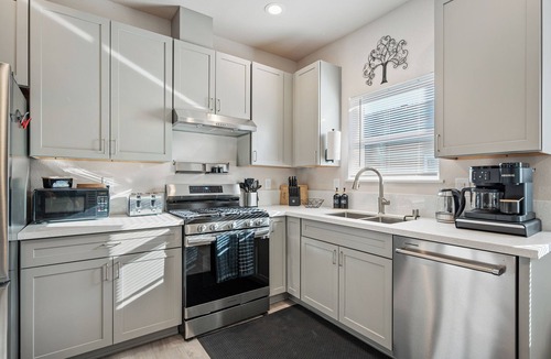 Boulevard Park House | Trendy Escape in the Heart of Sacramento!