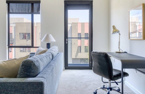 The Villas Apartment | Trendy Santana Row Studio w/ Gym & Pool, 10 mins to Google, by Blueground