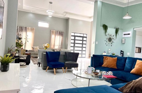 Cape Town House | Trendy spacious house with continuous wifi even during load shedding within Century City area