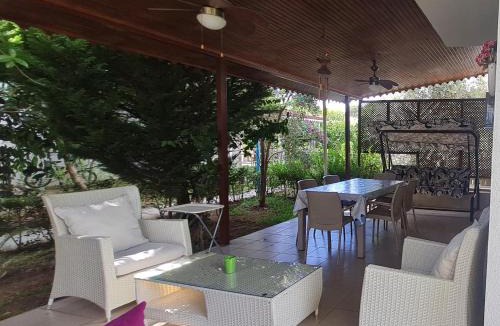 Cenger Villa | Triblex Villa I Private Beach I Walking Distance to the Sea 300 meters
