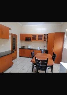 Bezuidenhout Valley House | Triple T Guest house