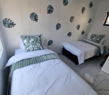 Durban North House | Troon Harmony - Room 1