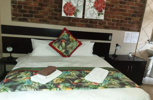 Langenhoven Park Bed & Breakfast | Tsessebe Guesthouse
