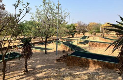 Buffelspoort Ski Chalet | Tshiamo Bush Chalet