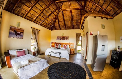 Hammanskraal Cabin | Tshikwalo Game Lodge