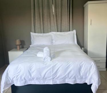 Greater Johannesburg Metropolitan Area House | Tshukudu Guesthouse