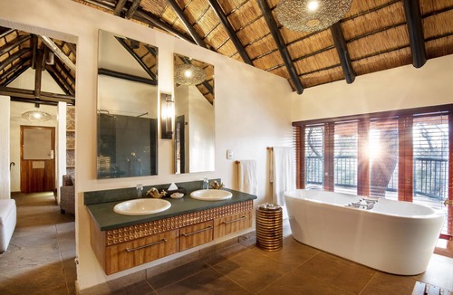 Pilanesberg National Park Cabin | Tshukudu Bush Lodge